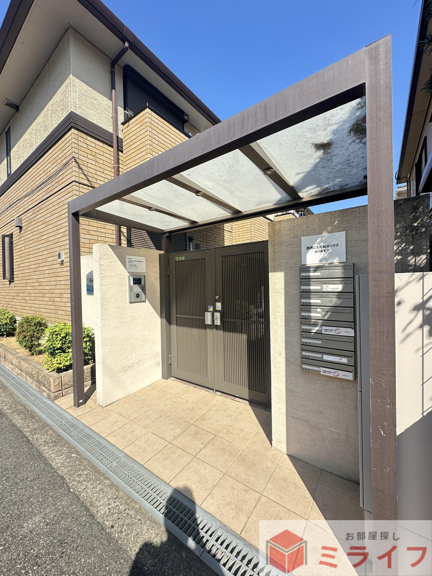 建物エントランス