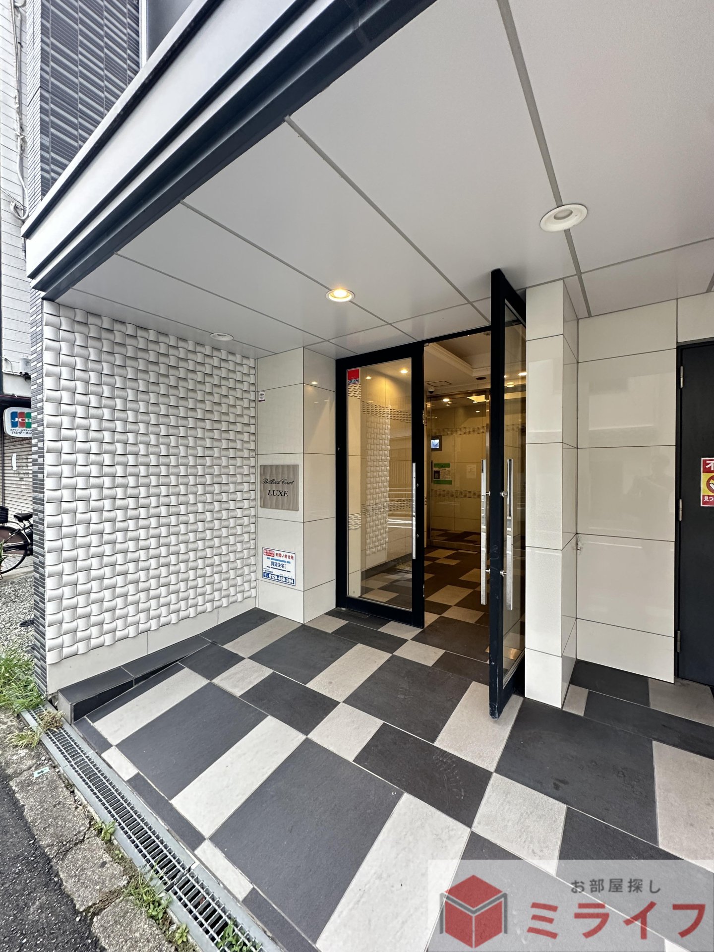建物エントランス