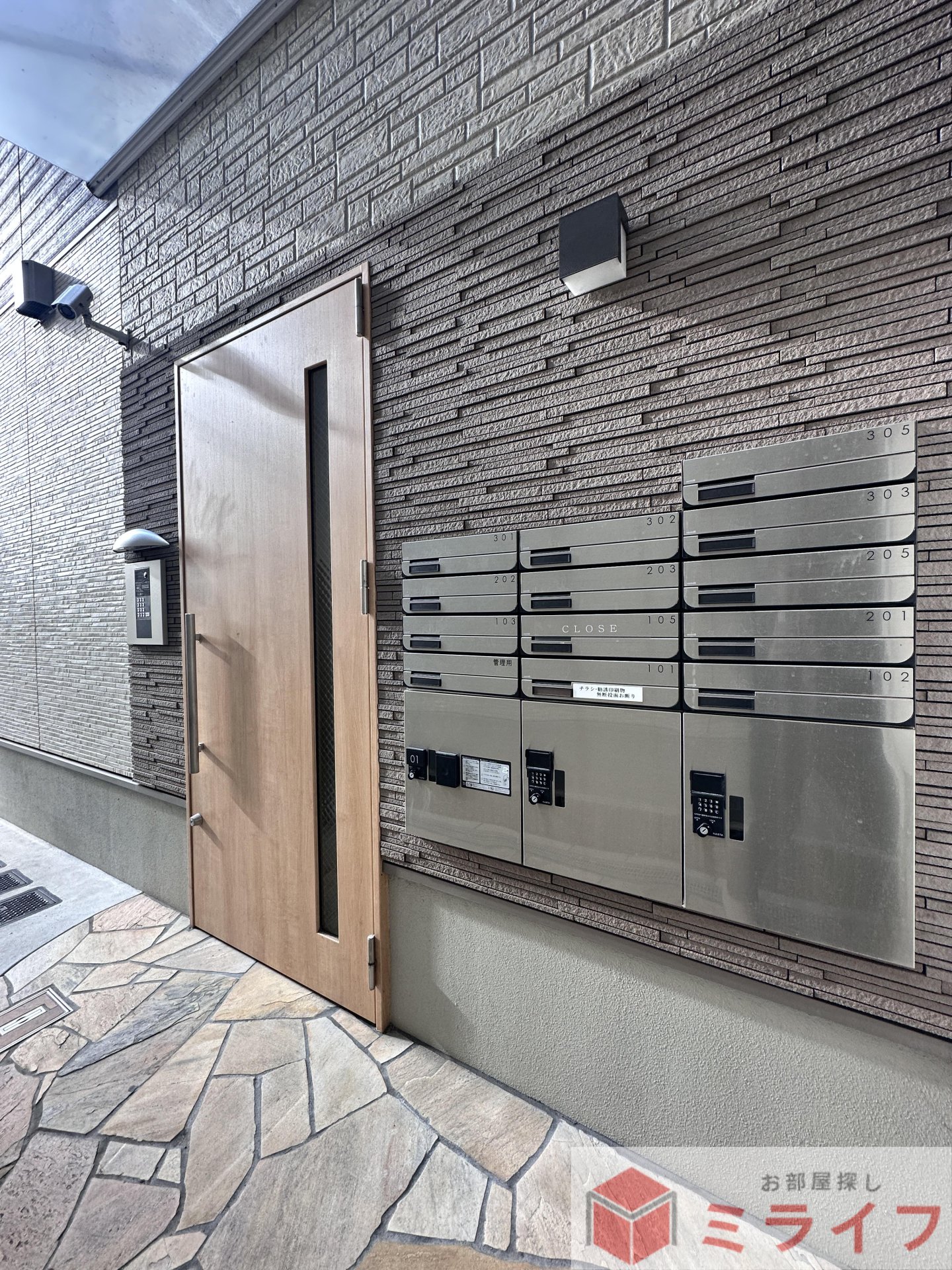 建物エントランス