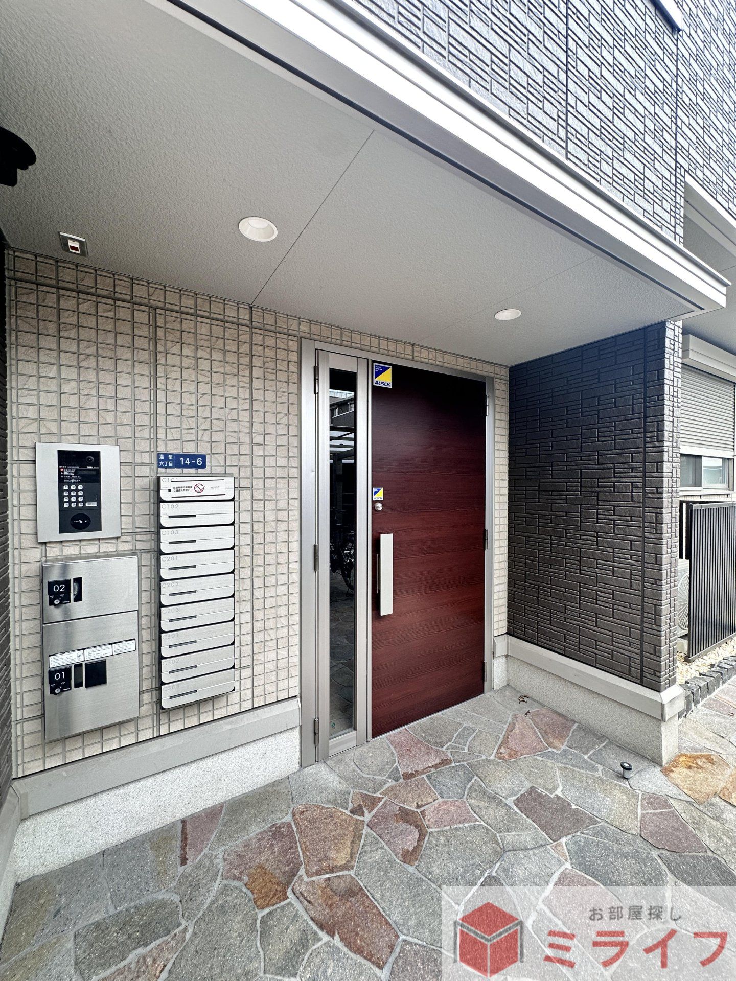 建物エントランス