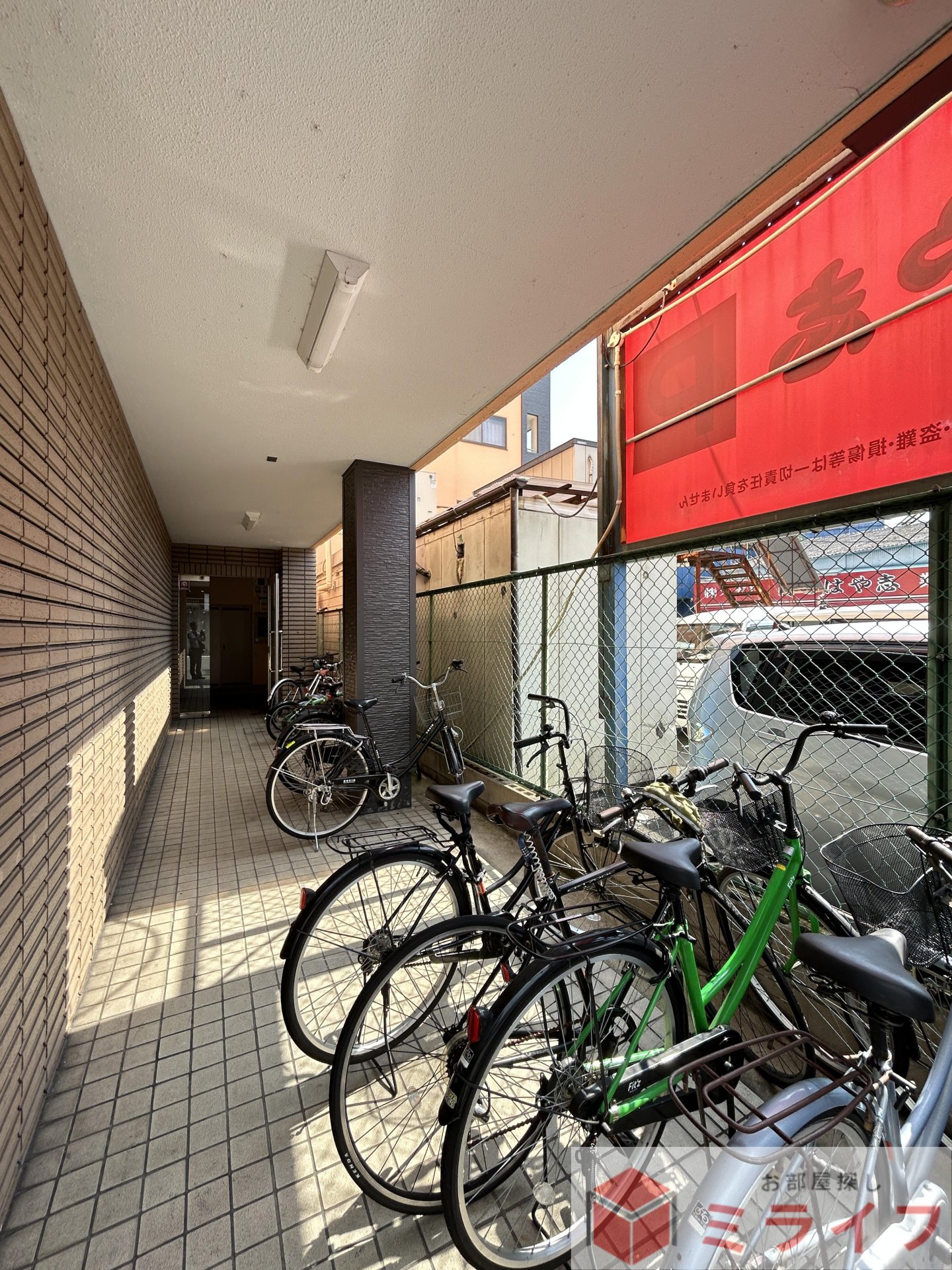 建物エントランス