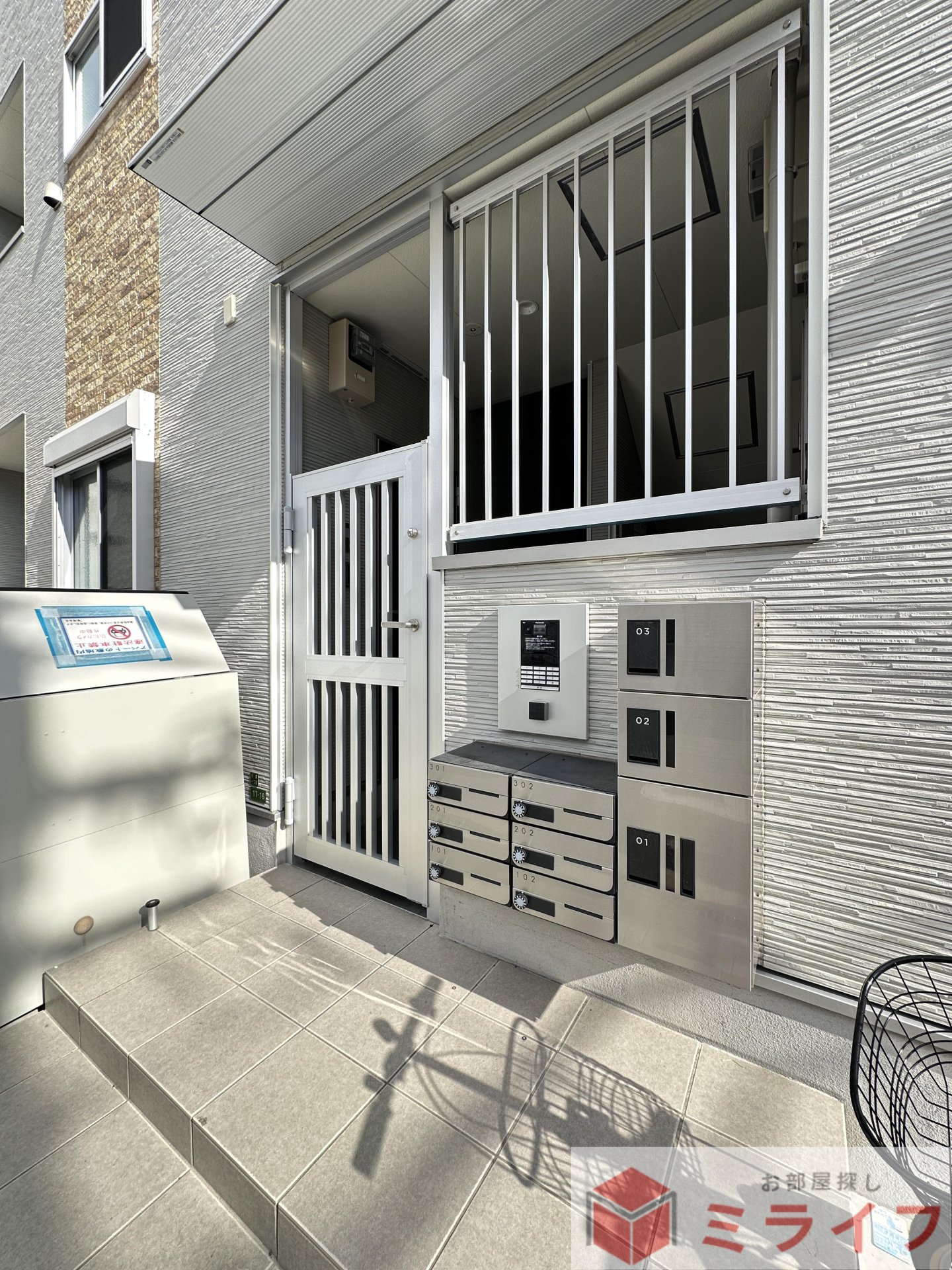 建物エントランス