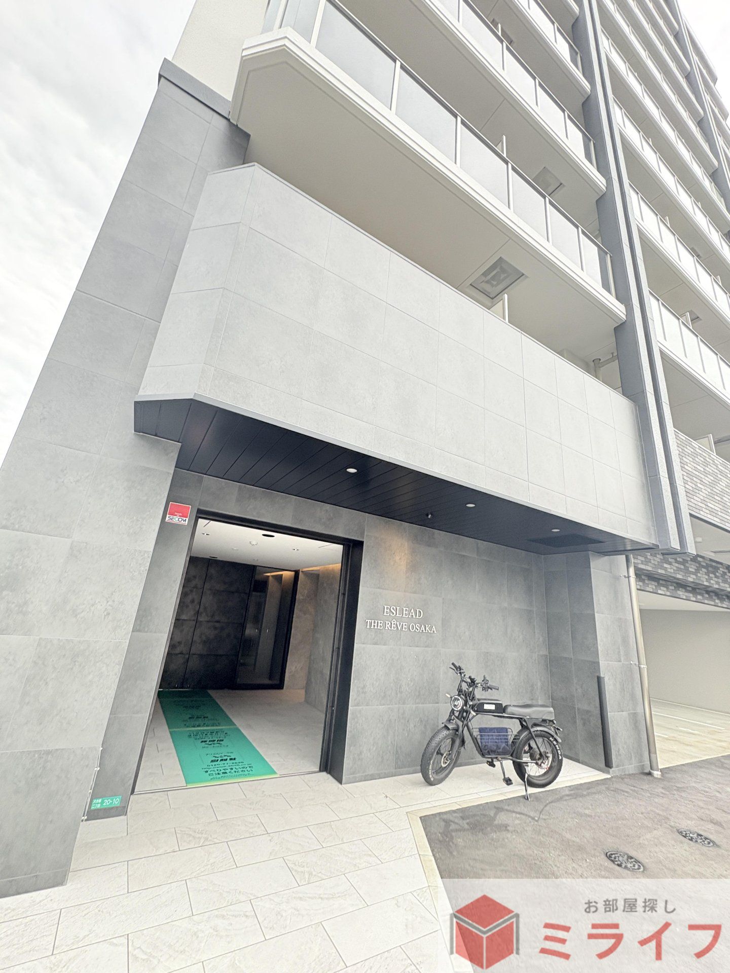 建物エントランス