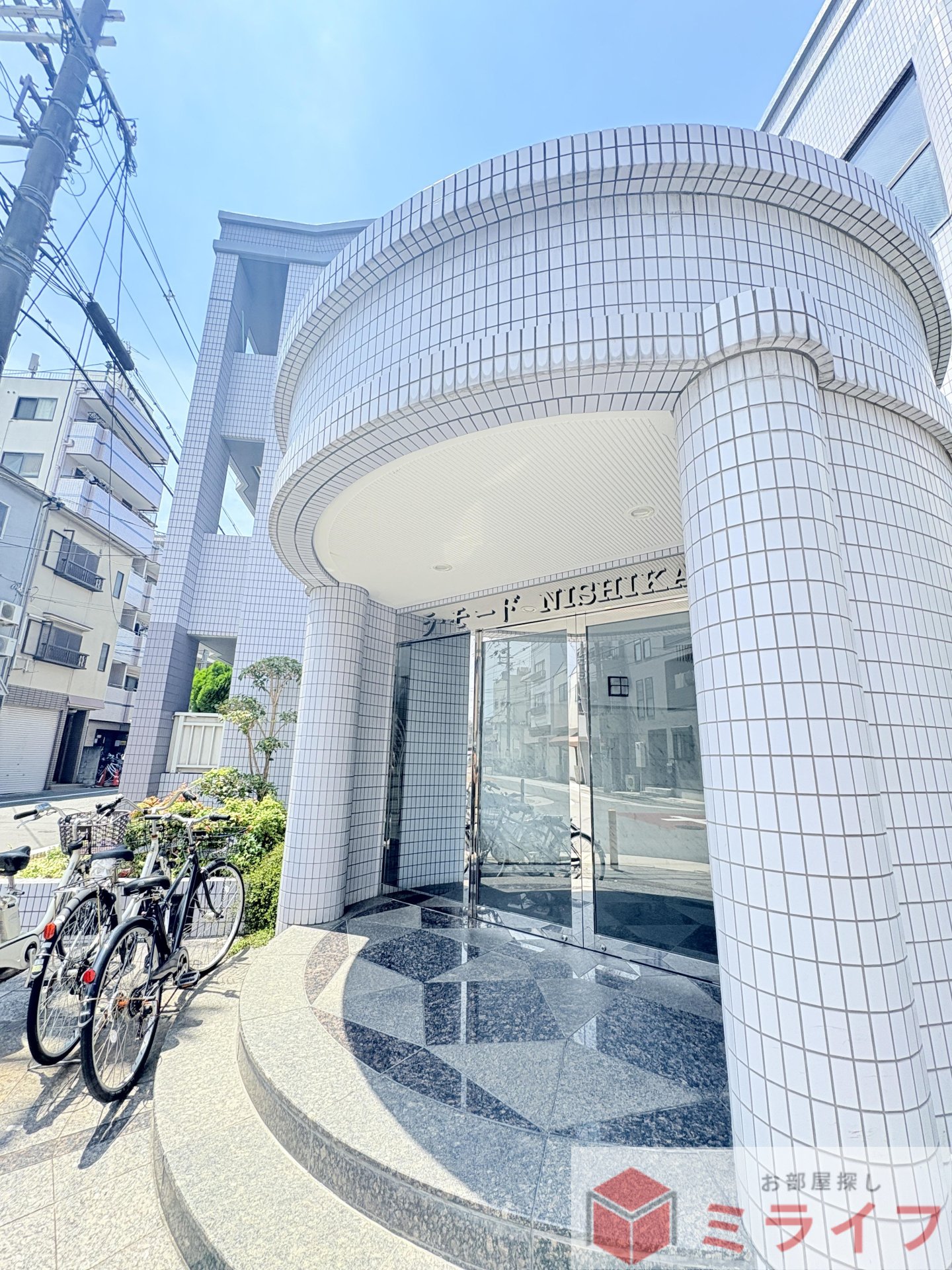 建物エントランス