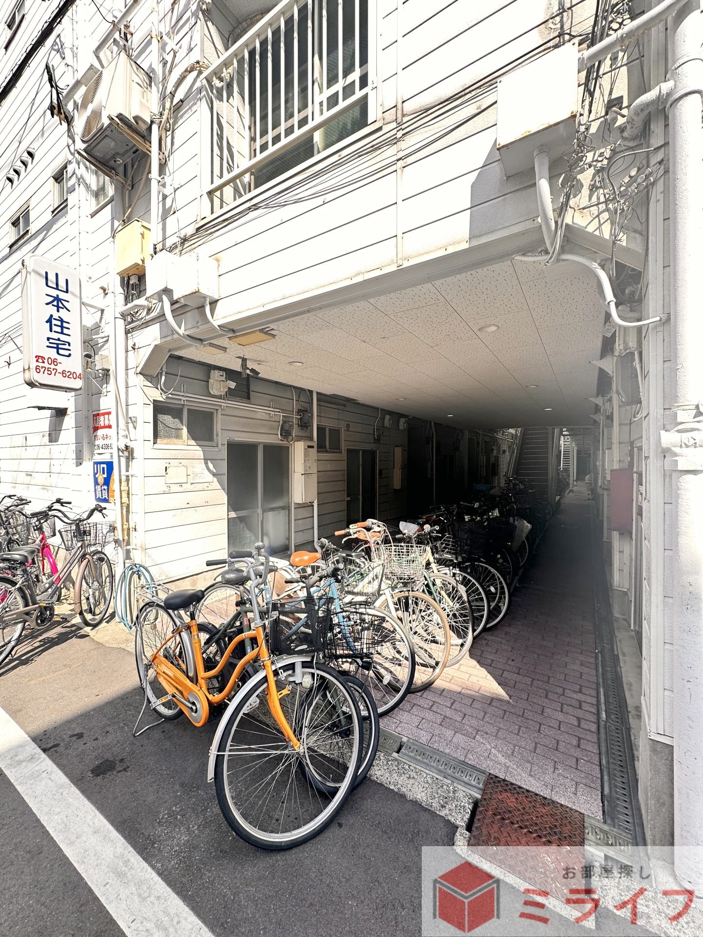 建物エントランス