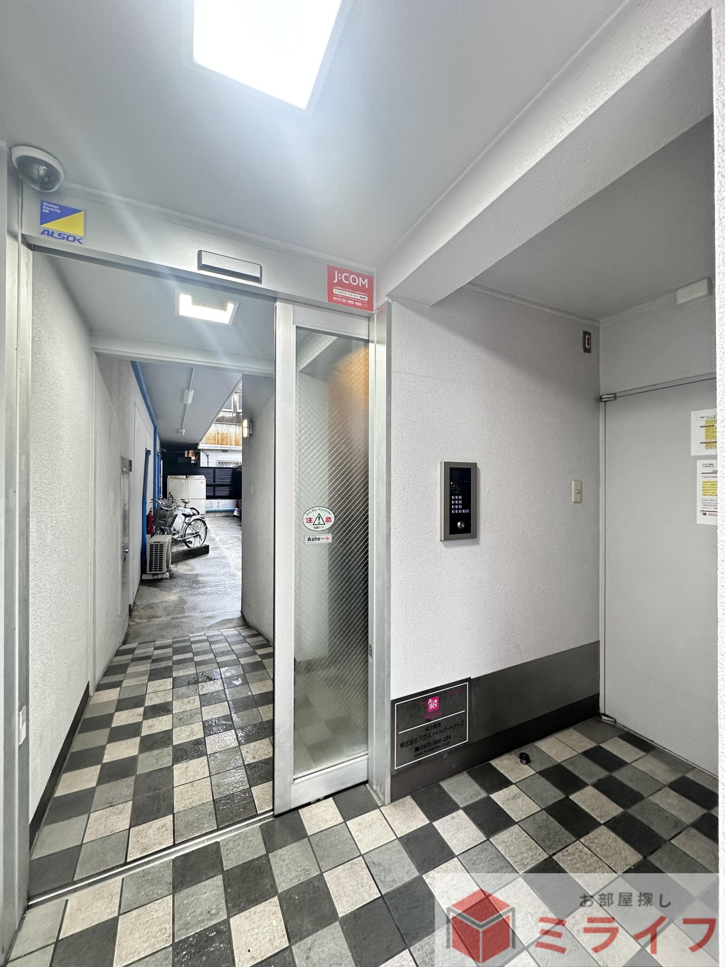 建物エントランス