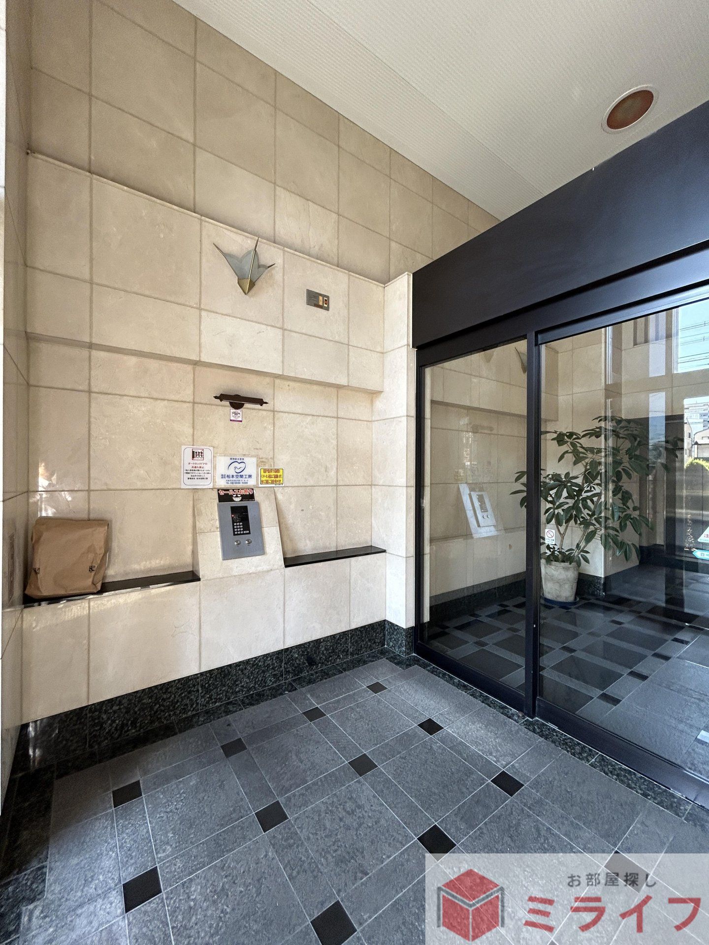 建物エントランス