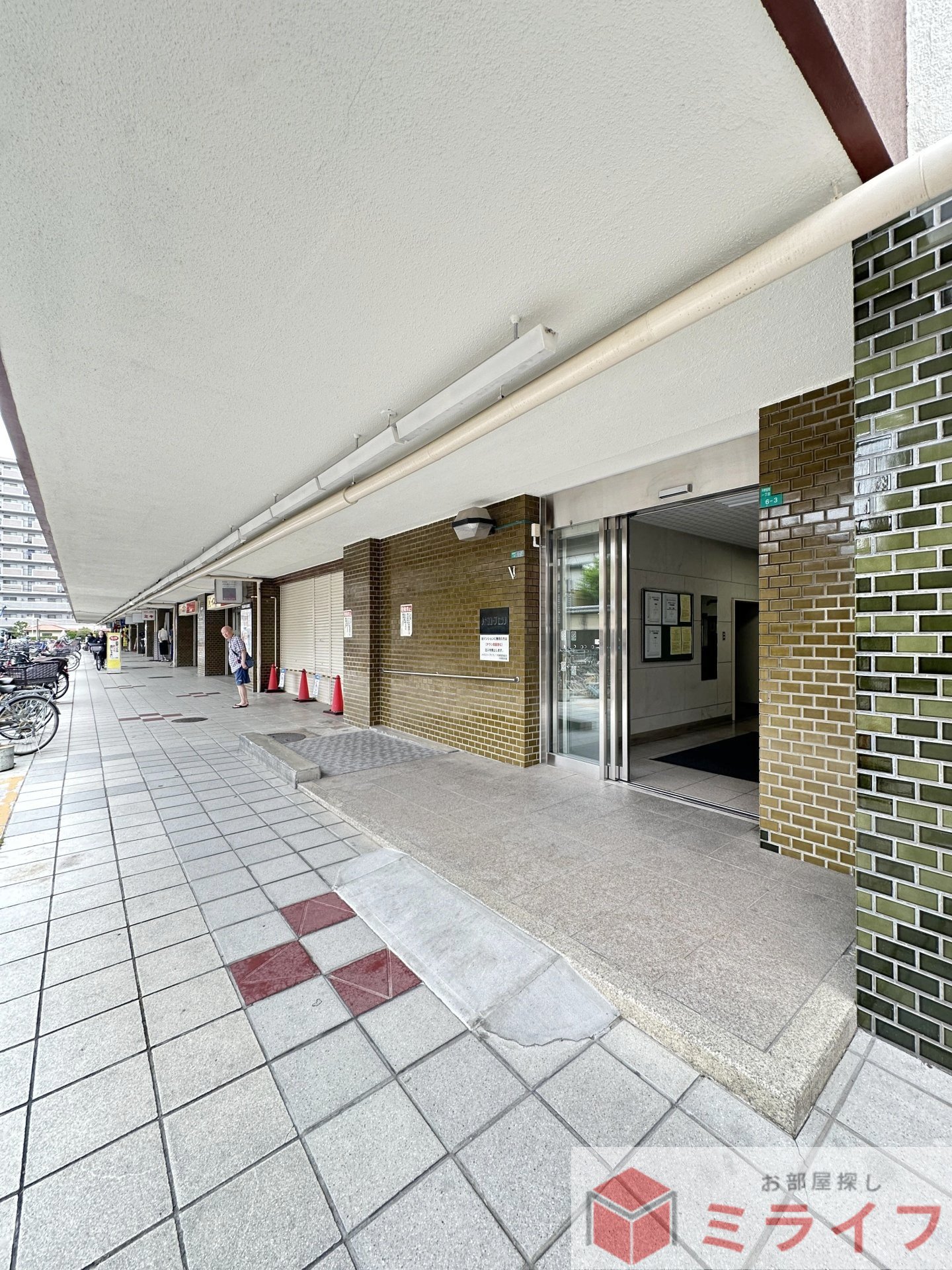 建物エントランス