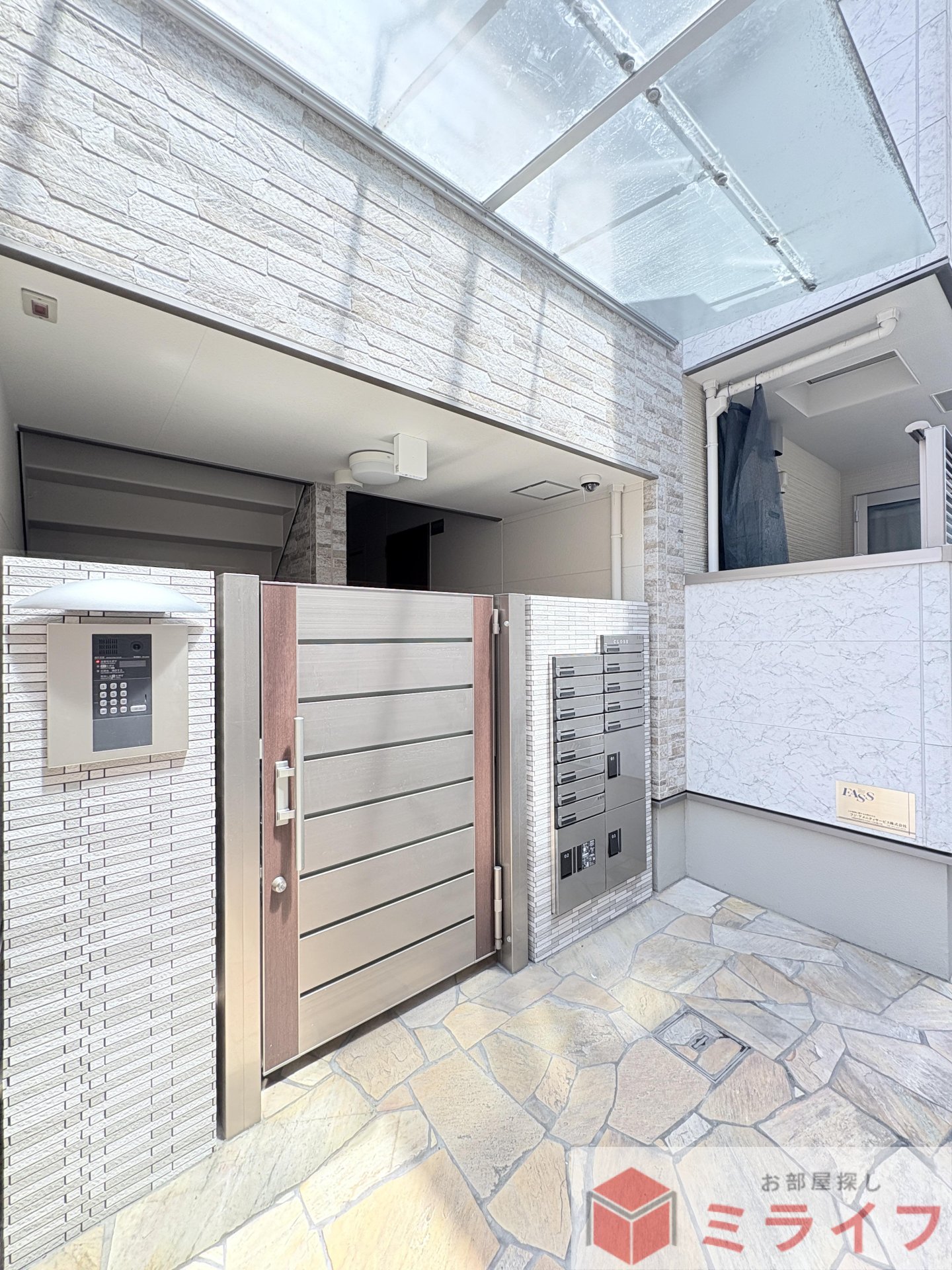 建物エントランス