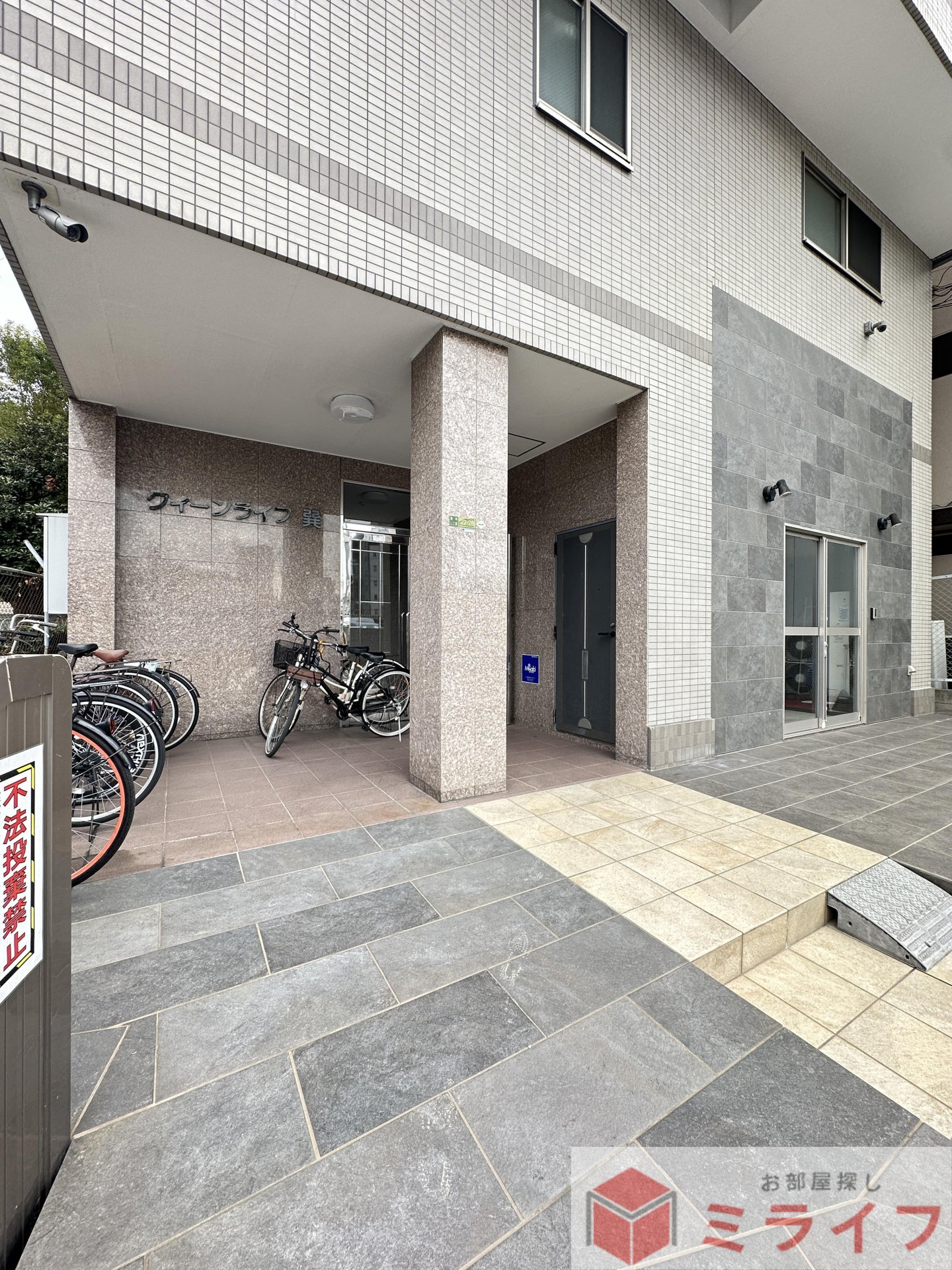 建物エントランス