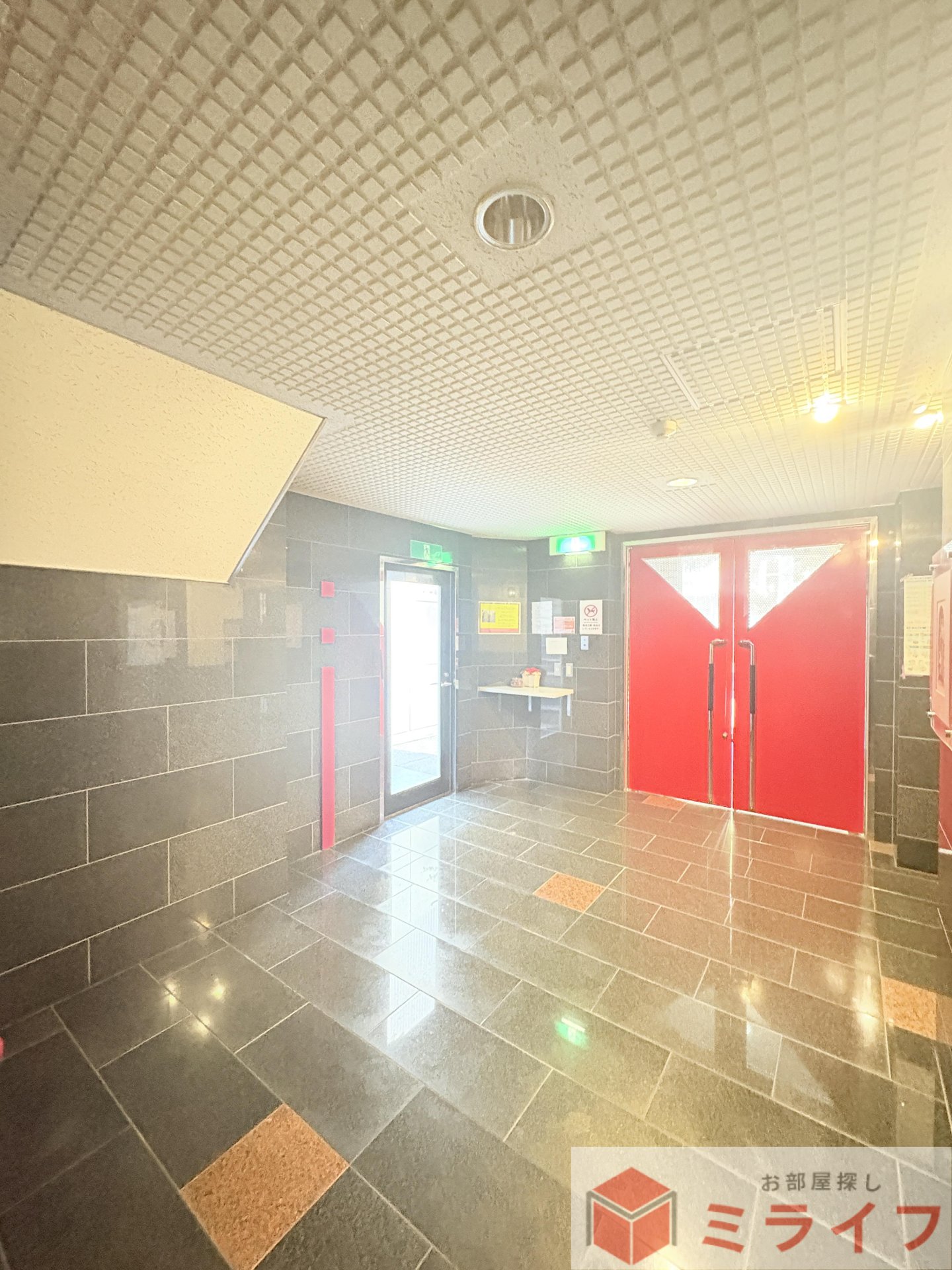建物エントランス