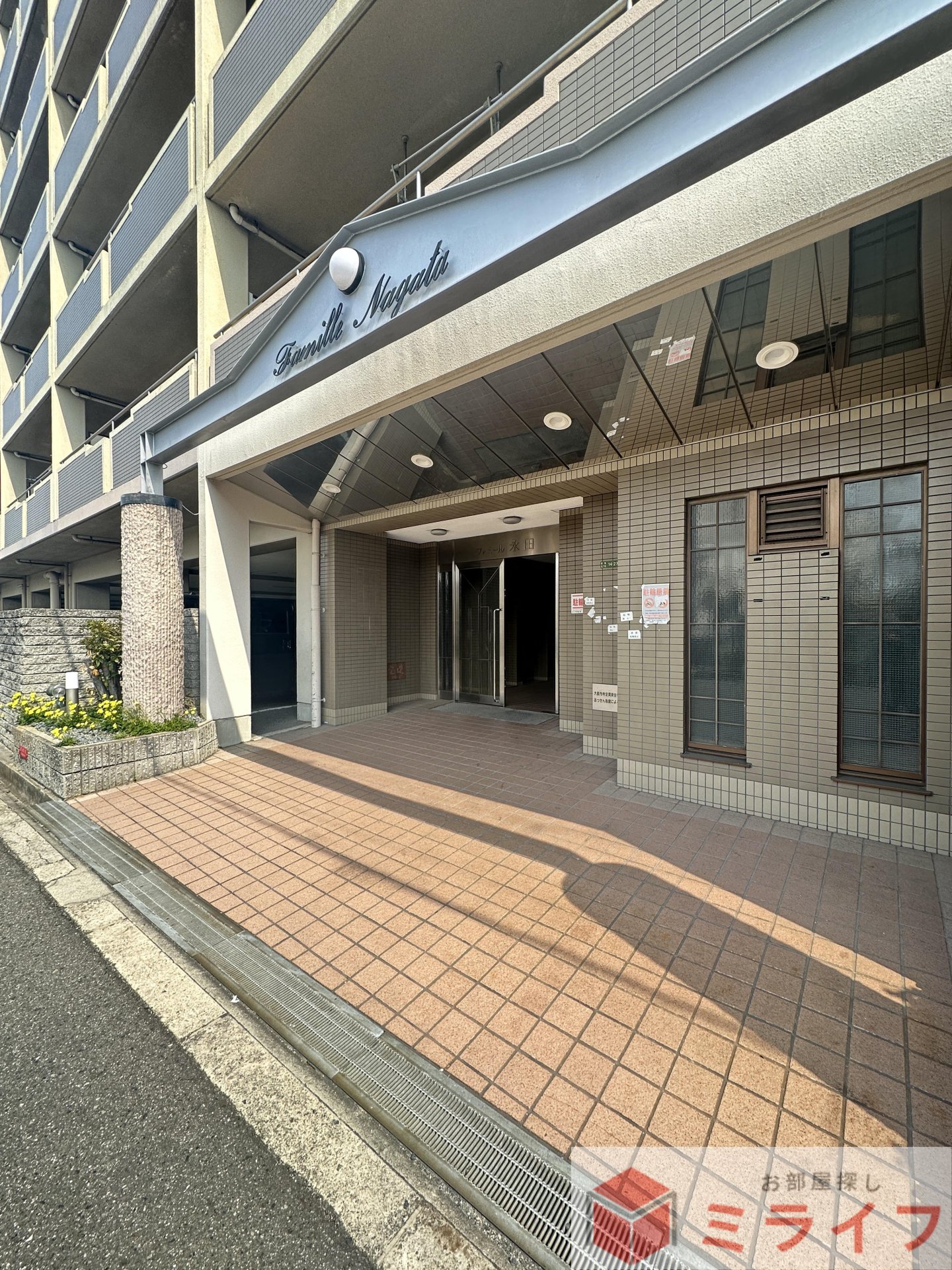 建物エントランス