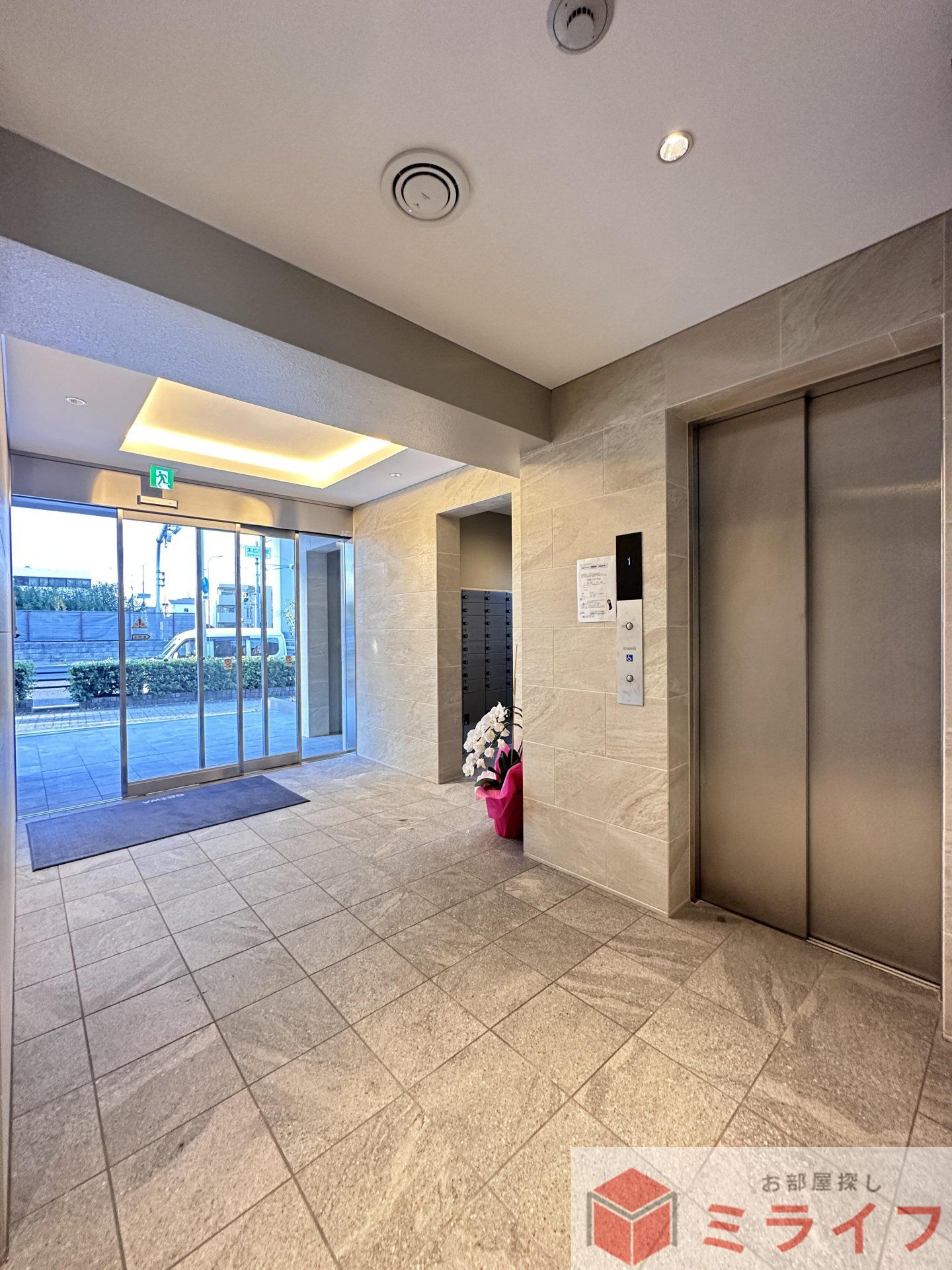 建物エントランス