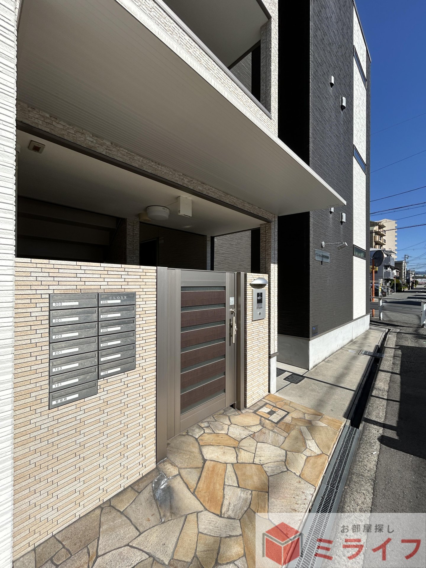 建物エントランス