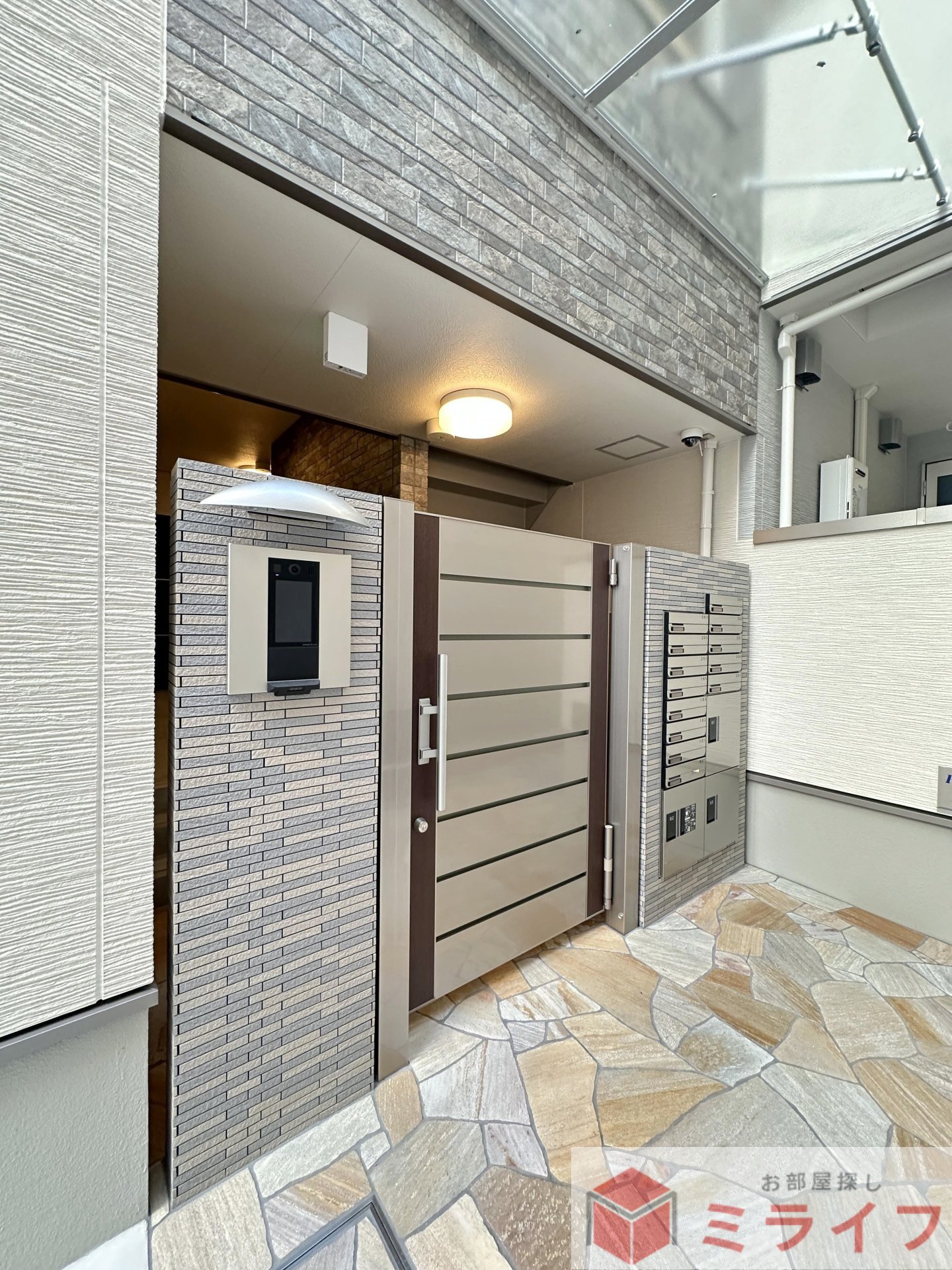 建物エントランス