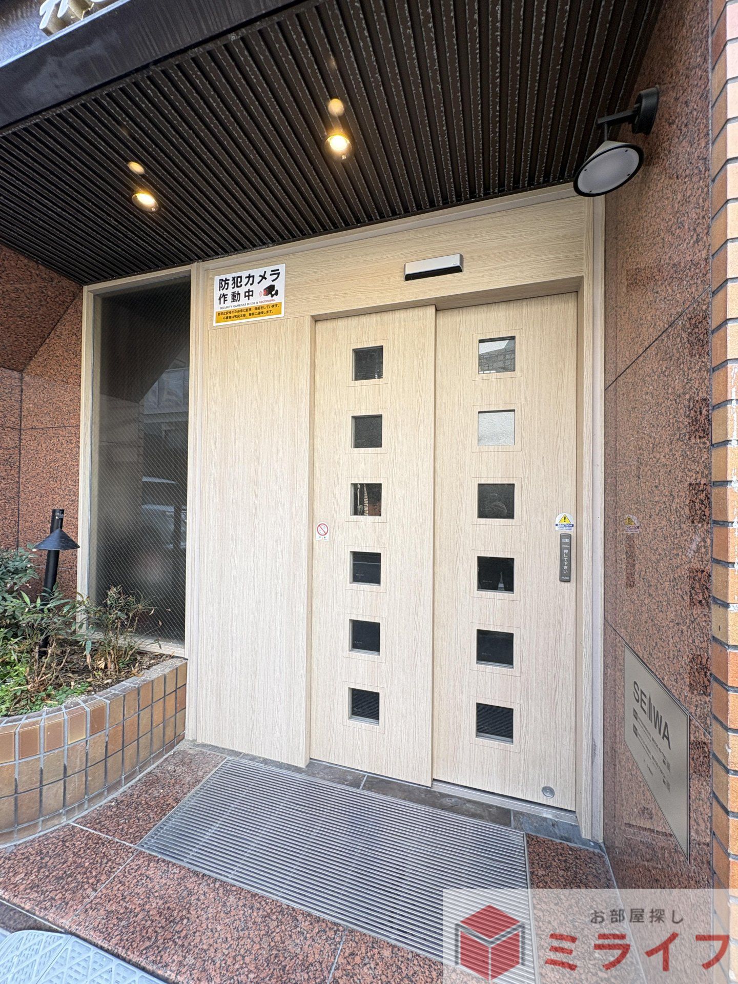 建物エントランス