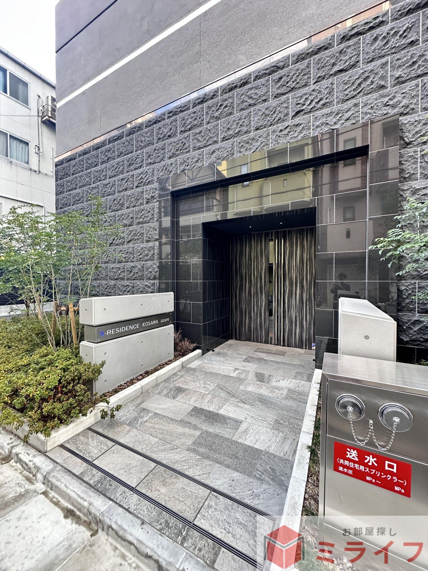 建物エントランス