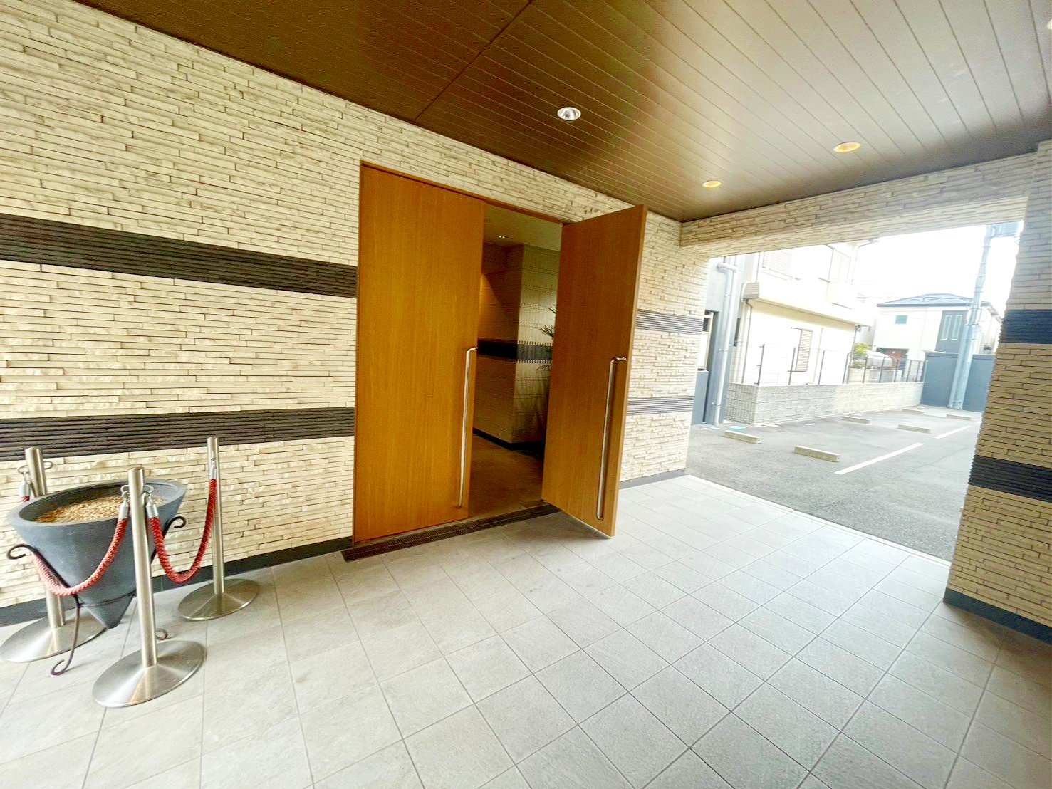 建物エントランス