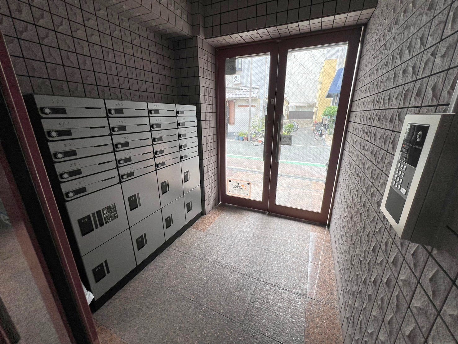 建物エントランス