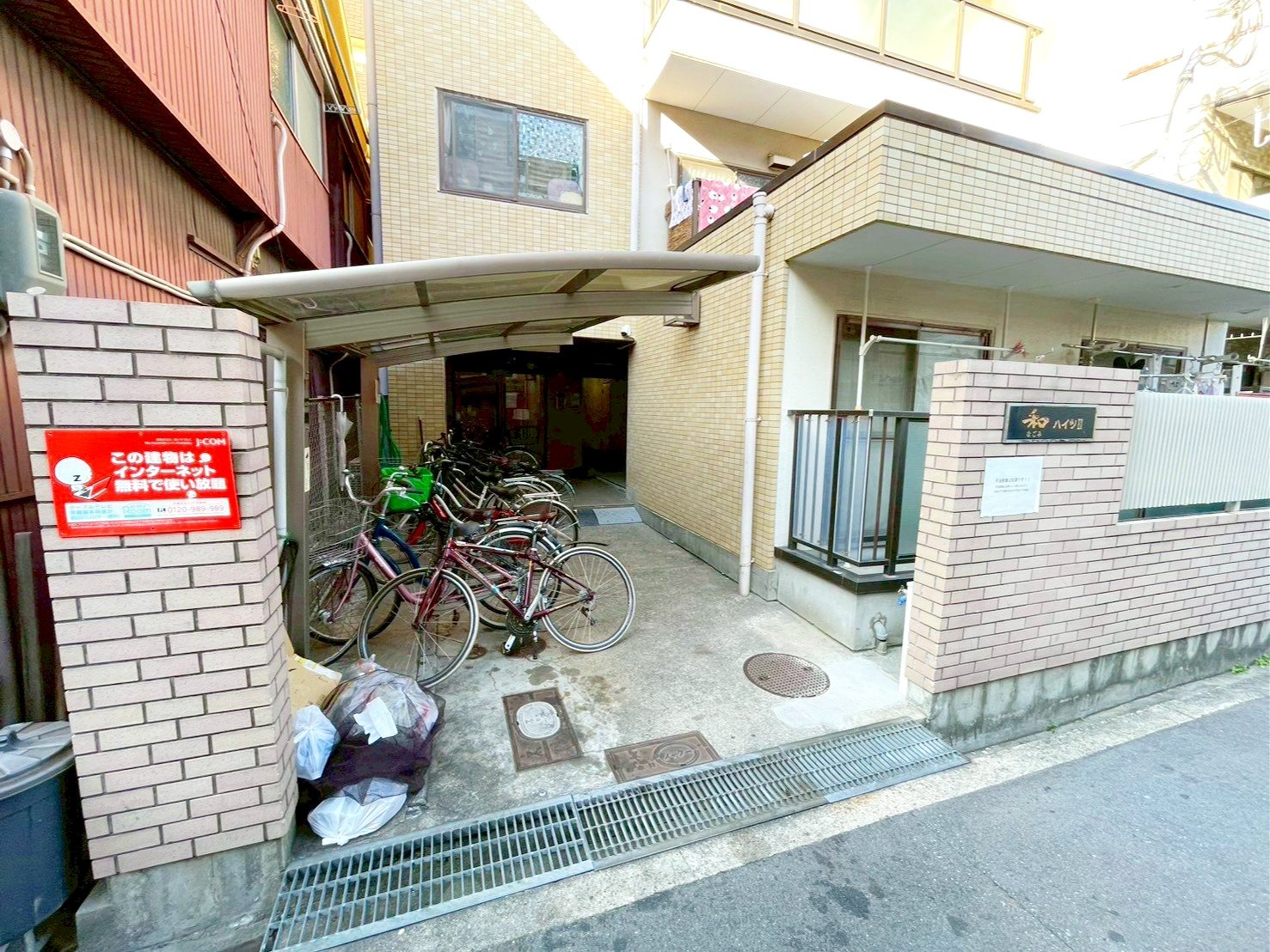 建物エントランス