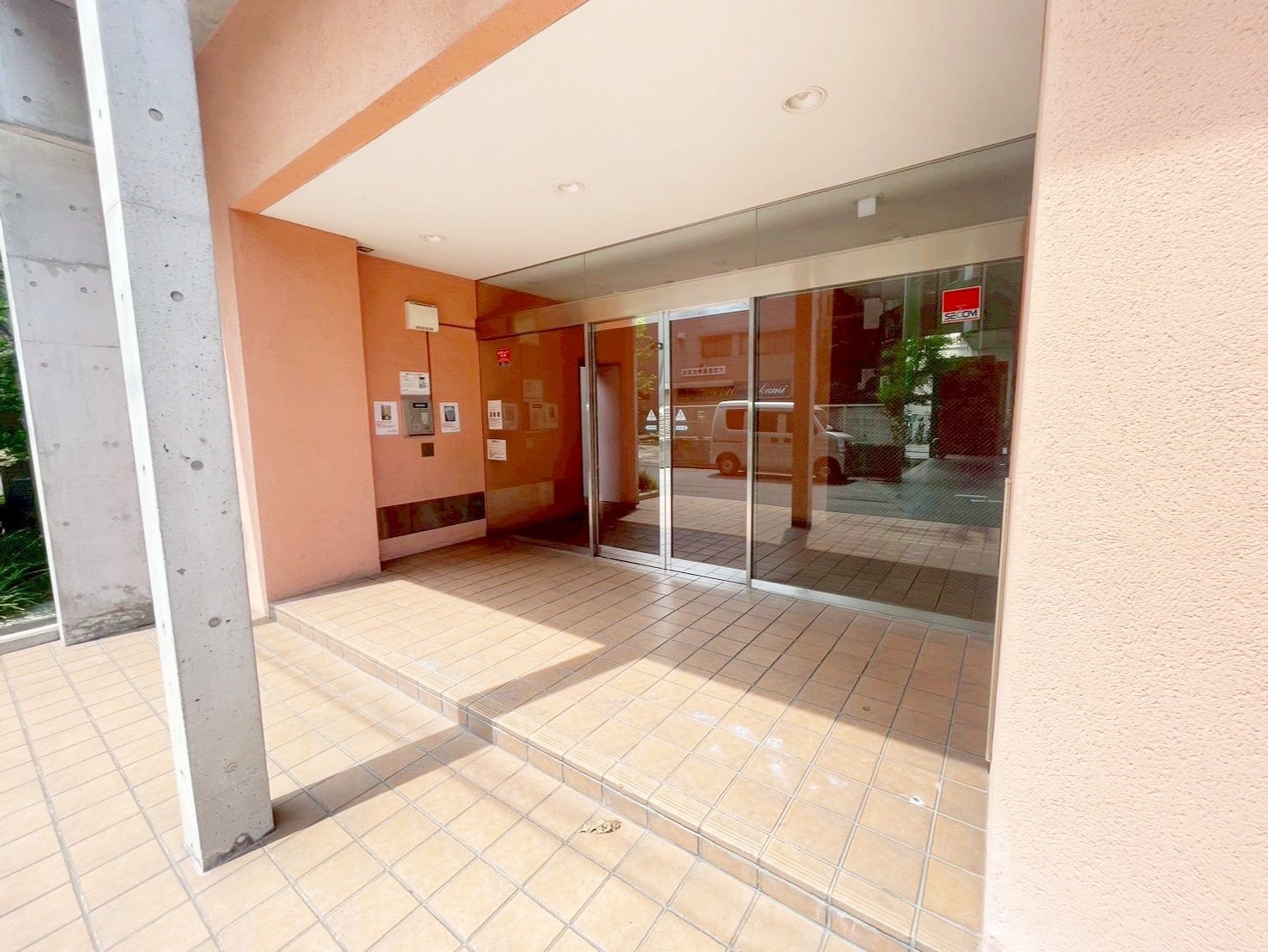 建物エントランス