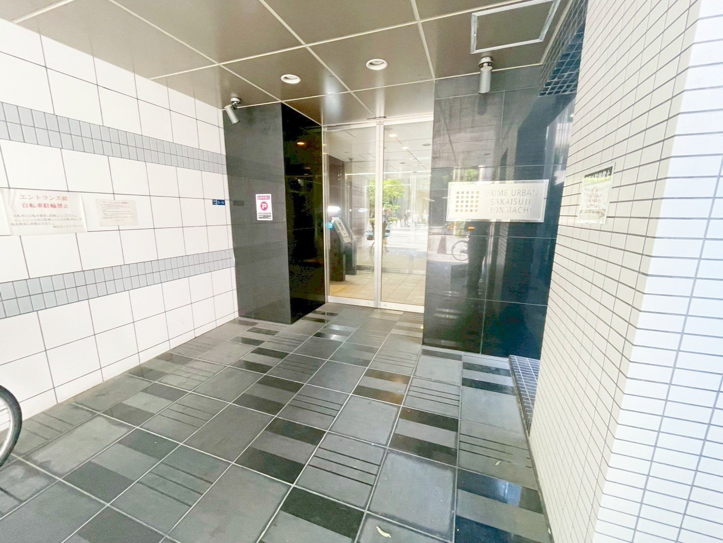 建物エントランス