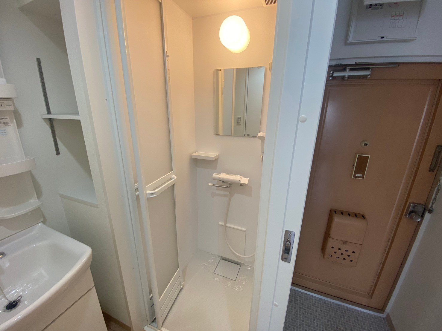 シャワールーム