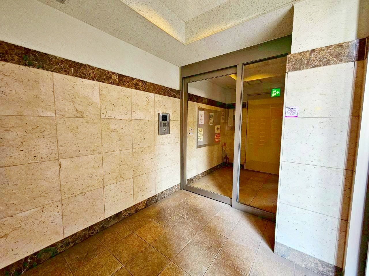 建物エントランス