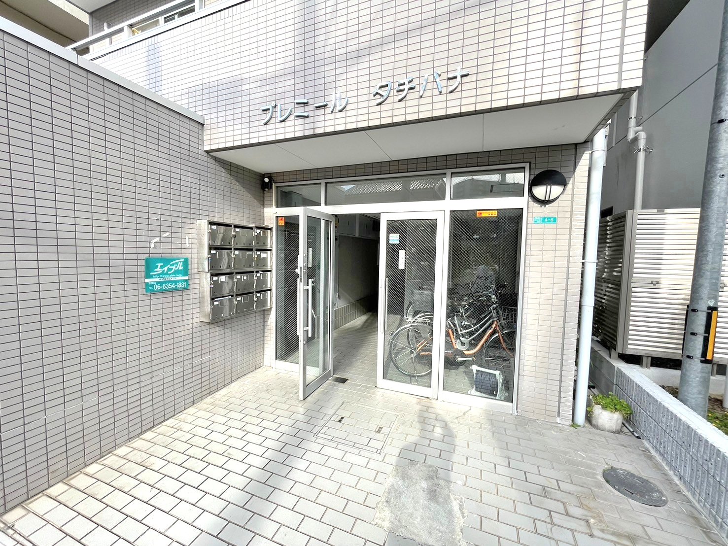 建物エントランス