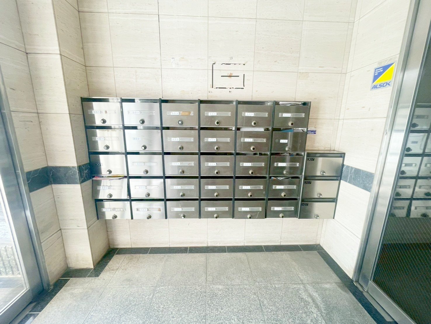 建物エントランス