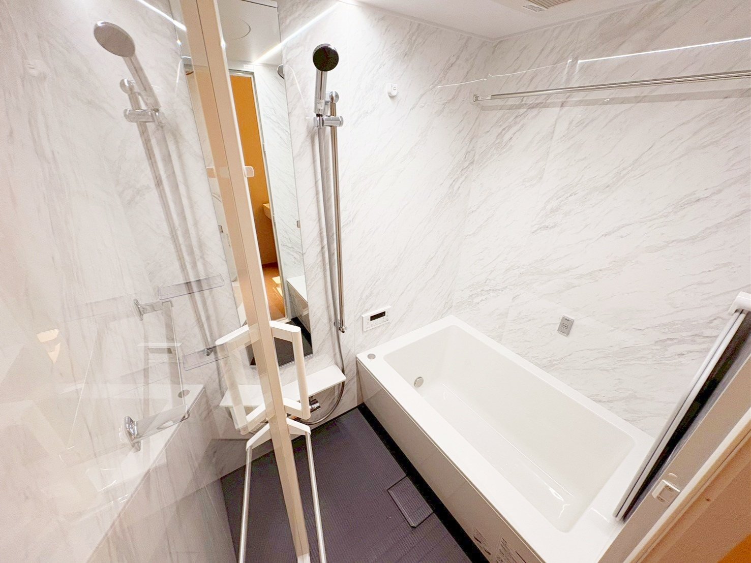 シャワールーム