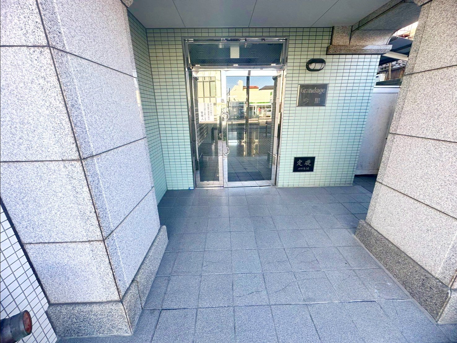 建物エントランス