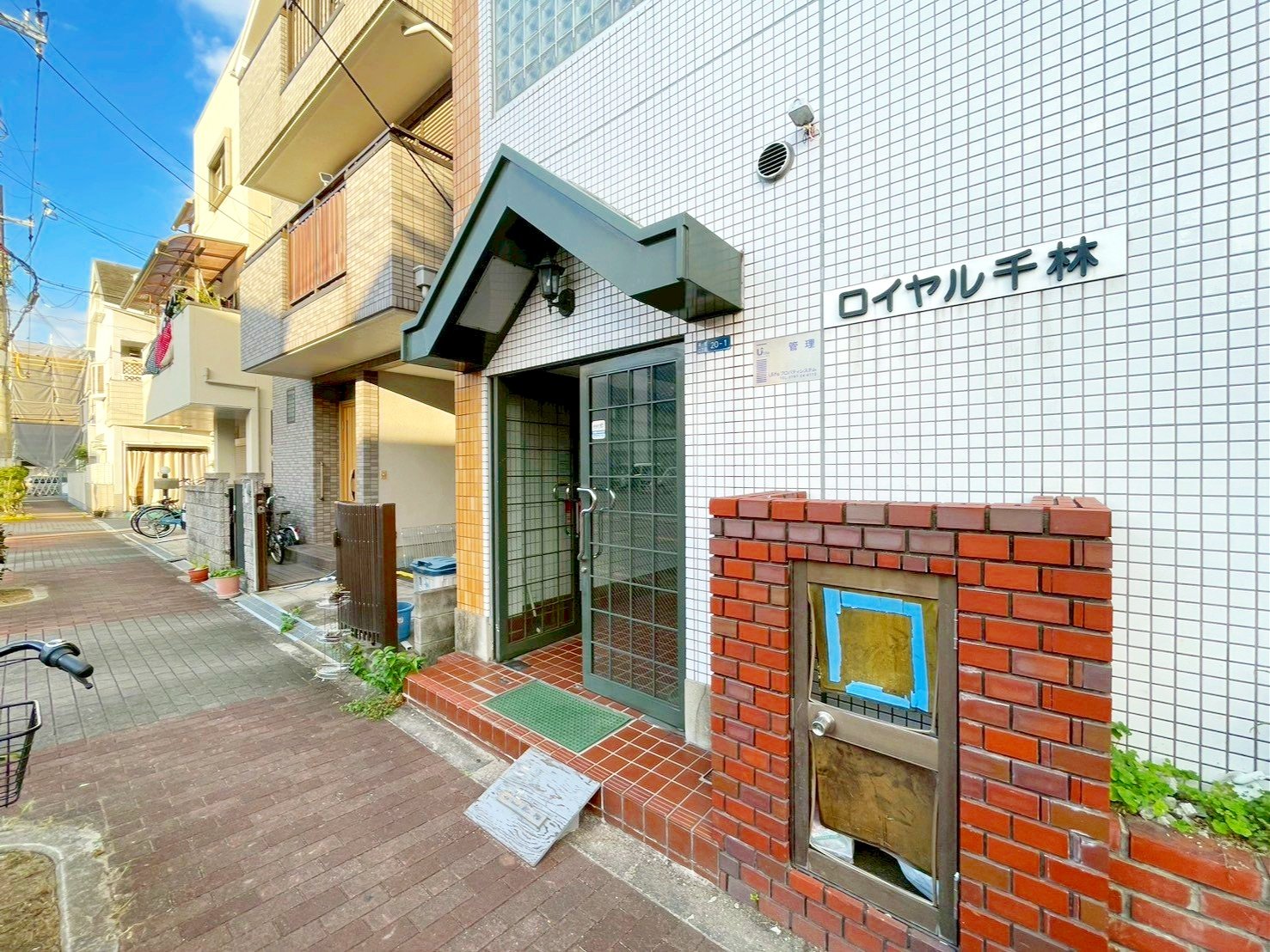 建物エントランス