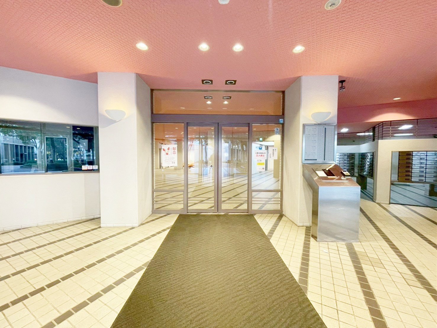 建物エントランス