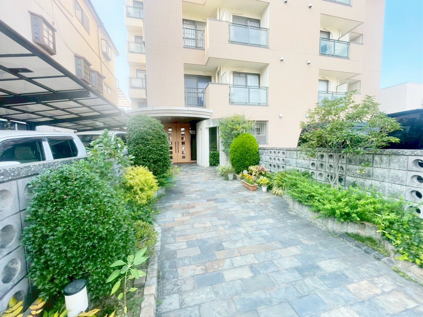 建物エントランス