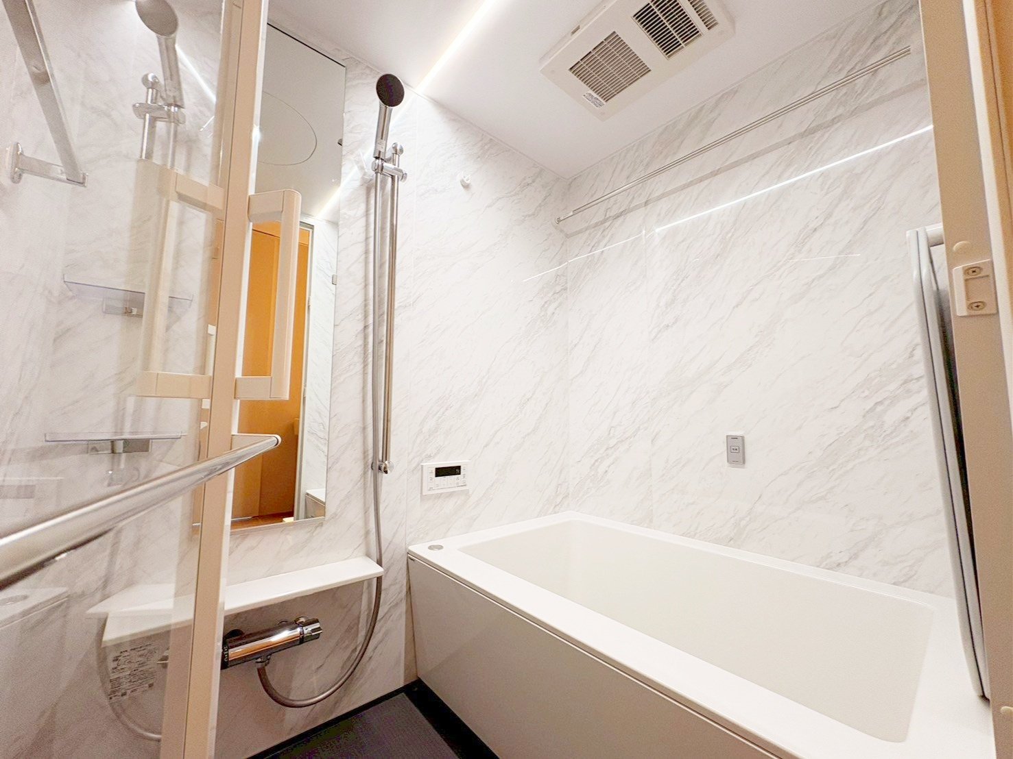 シャワールーム