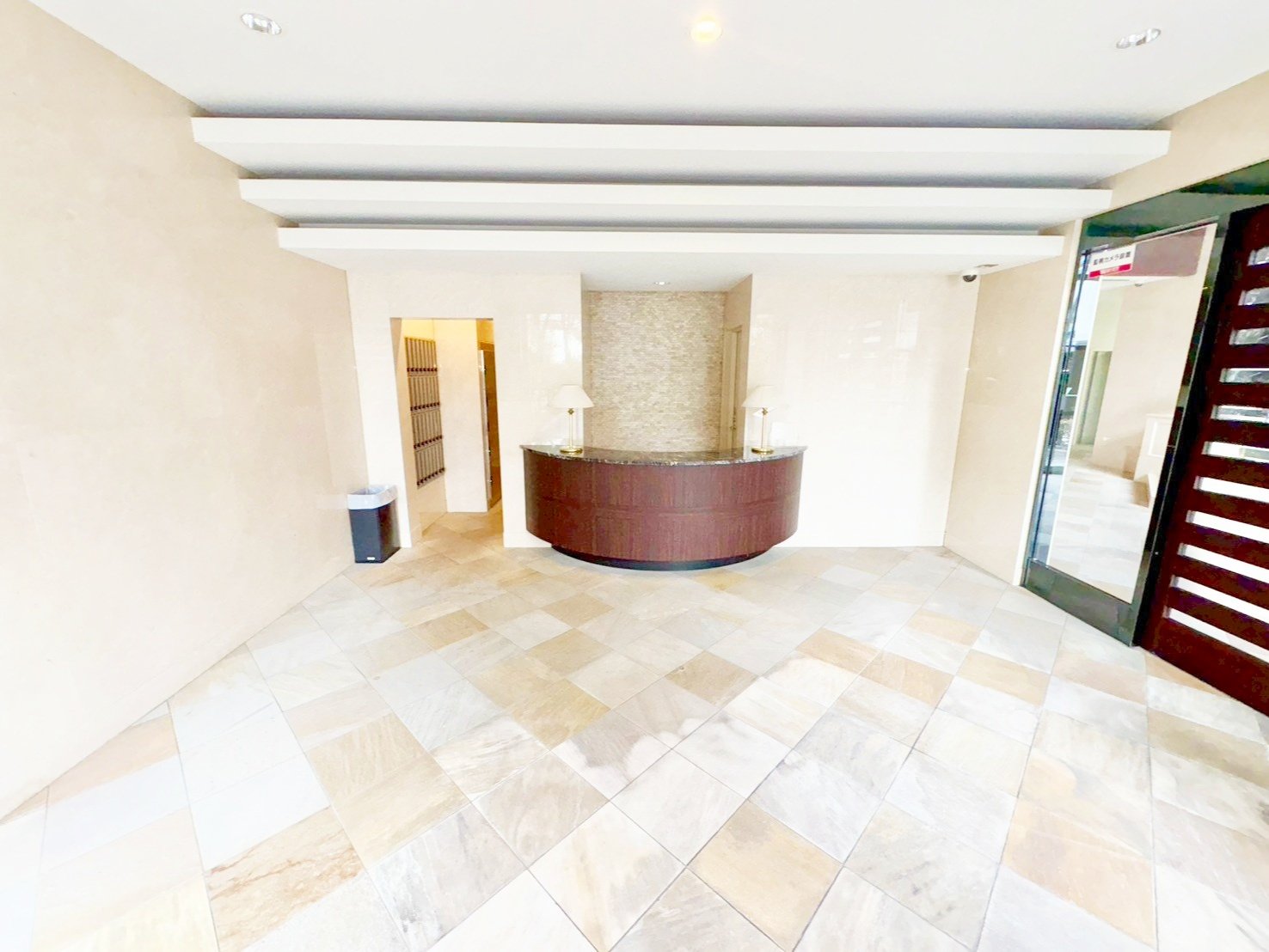 建物エントランス