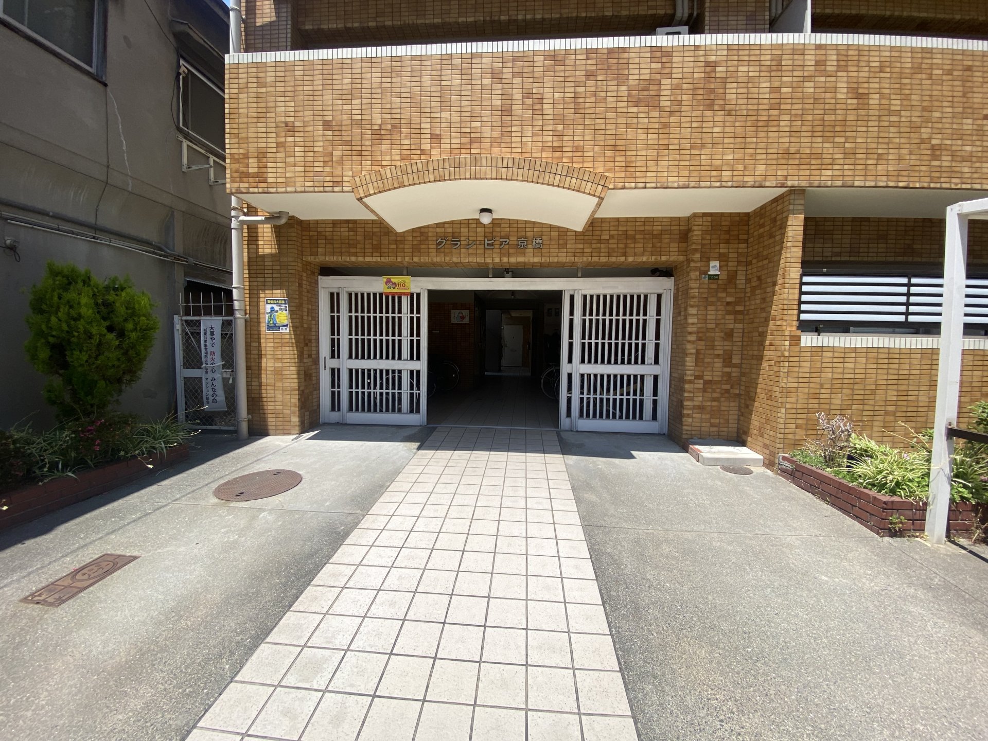 建物エントランス