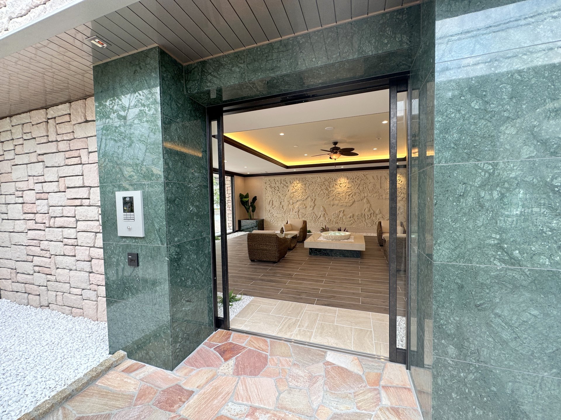 建物エントランス