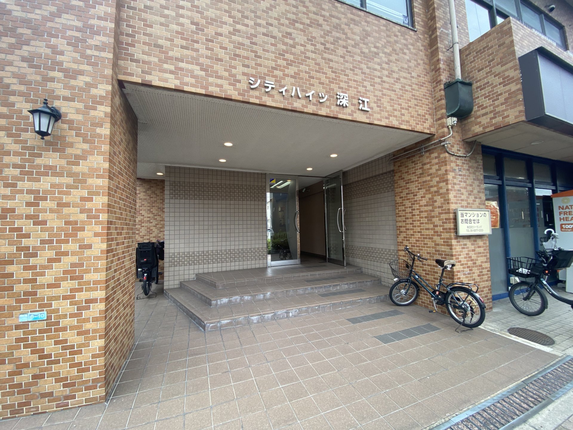 建物エントランス