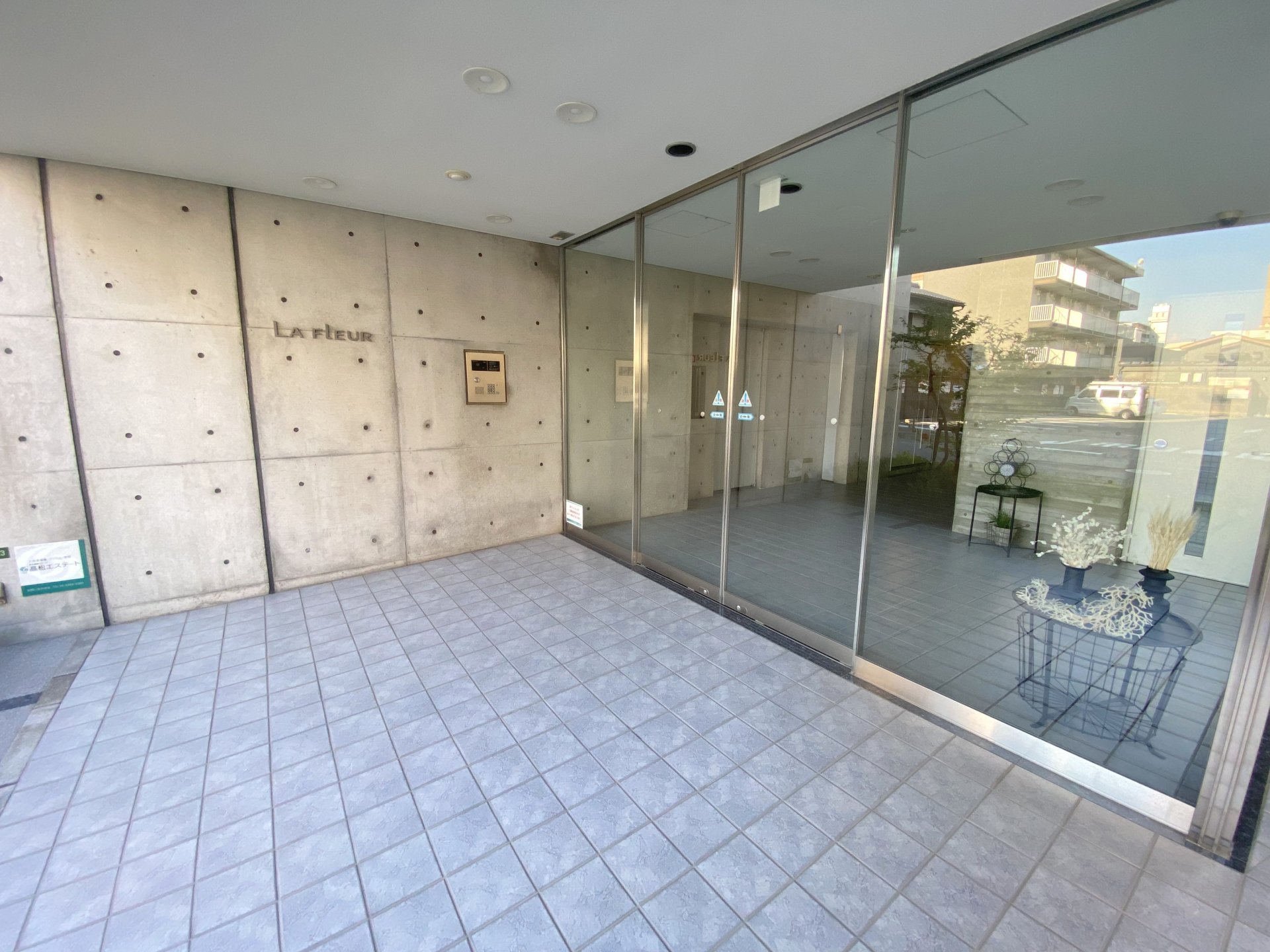 建物エントランス