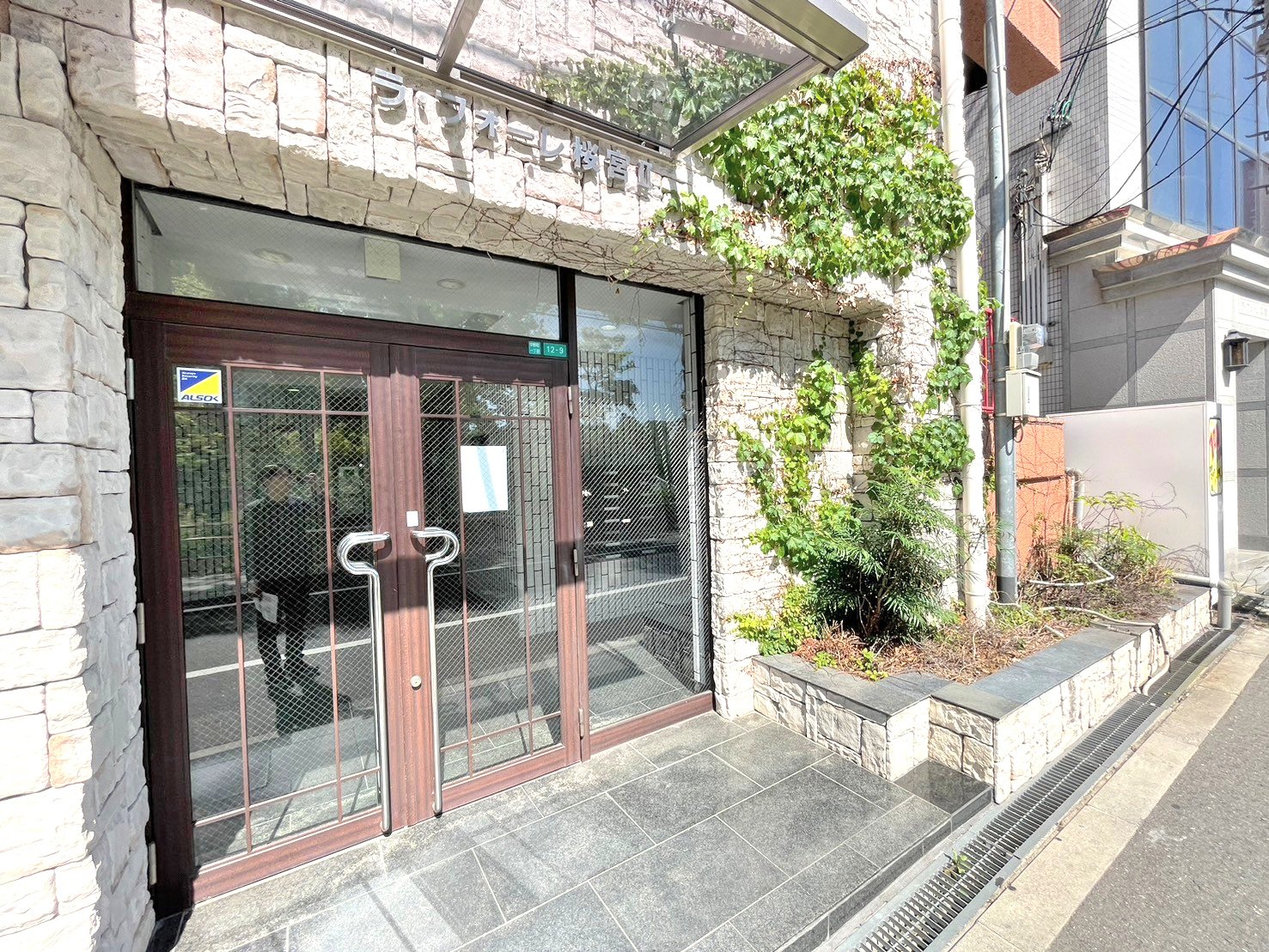 建物エントランス