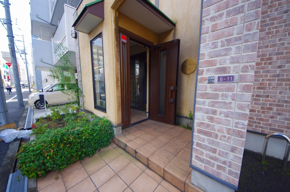 建物エントランス