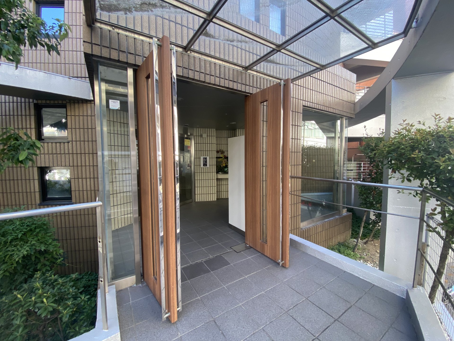 建物エントランス