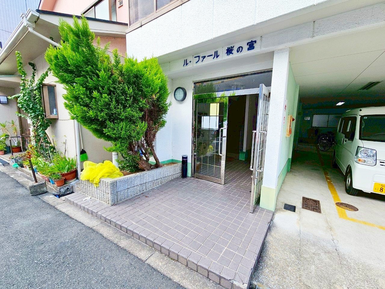 建物エントランス