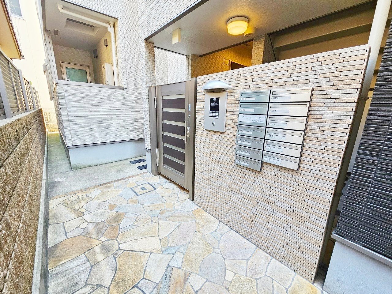 建物エントランス