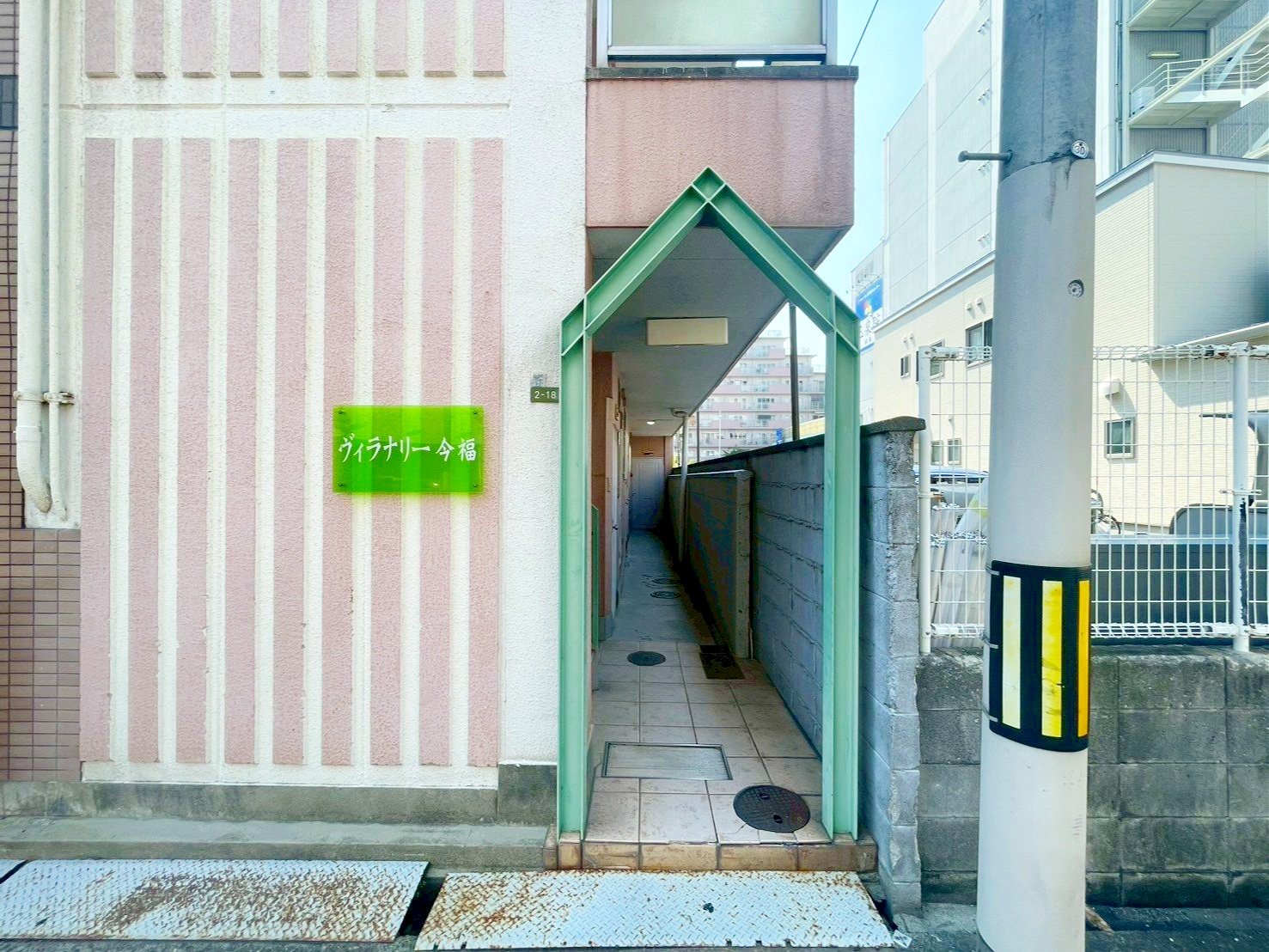 建物エントランス