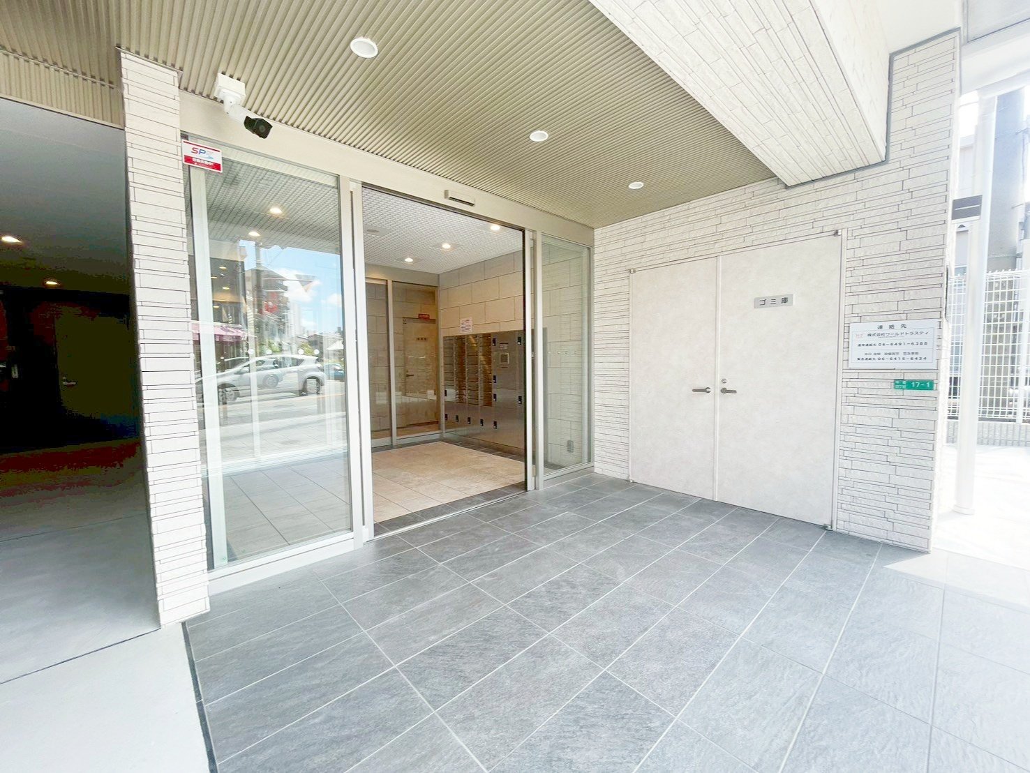 建物エントランス