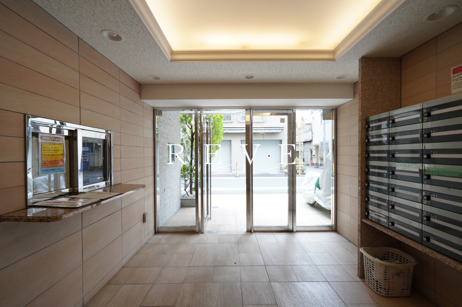 建物エントランス