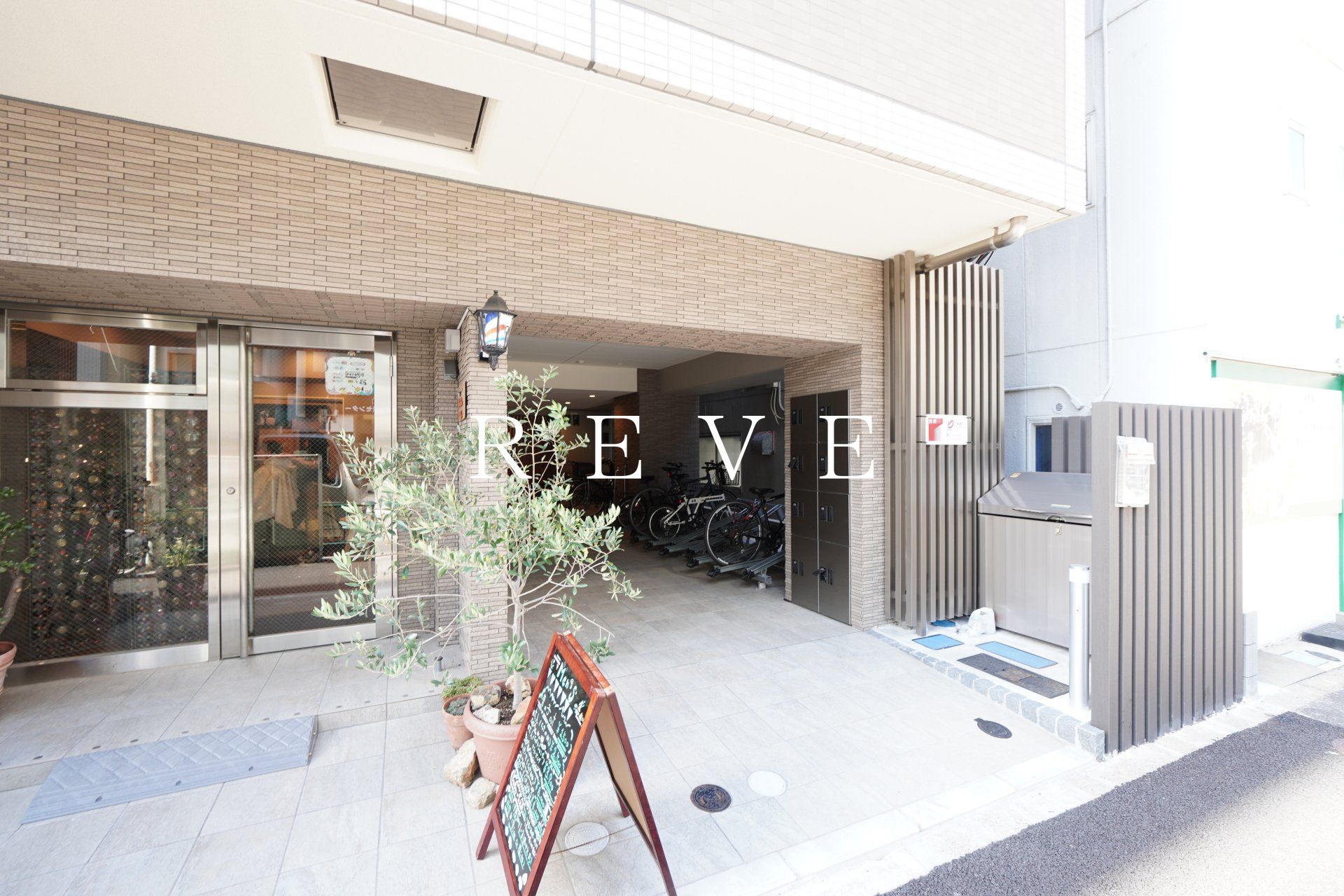 建物エントランス